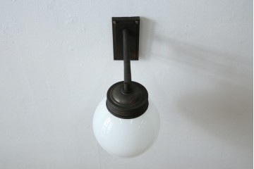 和製アンティーク　鳥の透かし飾りが趣を添えるウォールランプ　(R-084082)