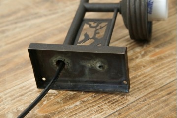 和製アンティーク　鳥の透かし飾りが趣を添えるウォールランプ　(R-084082)