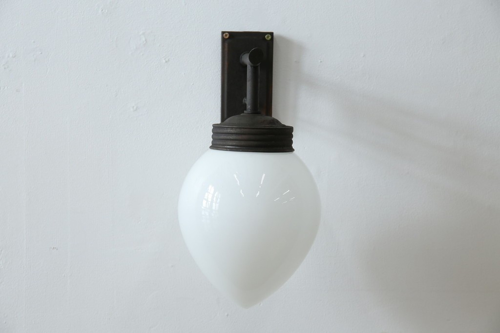 和製アンティーク　鳥の透かし飾りが趣を添えるウォールランプ　(R-084082)