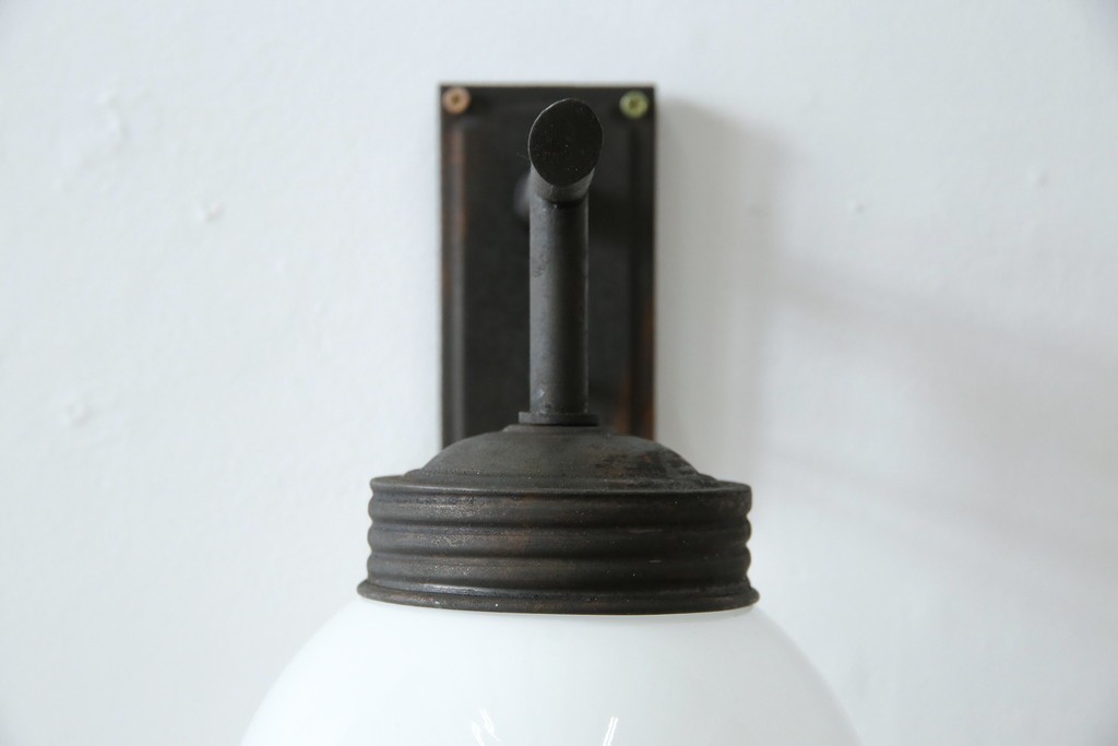 和製アンティーク　鳥の透かし飾りが趣を添えるウォールランプ　(R-084082)