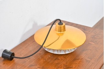 和製ヴィンテージ　金色の笠と格子状の意匠が映えるペンダントライト　(R-084083)