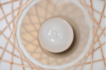 和製ヴィンテージ　金色の笠と格子状の意匠が映えるペンダントライト　(R-084083)