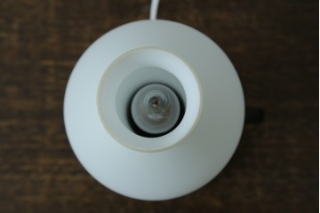 和製ヴィンテージ　木製ベースとふっくらとした丸みシェードが懐かしいレトロテーブルライト　(R-084088)