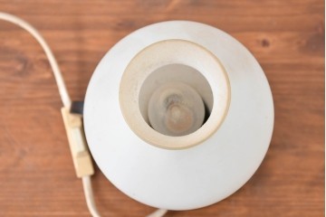 和製ヴィンテージ　木製ベースとふっくらとした丸みシェードが懐かしいレトロテーブルライト　(R-084088)