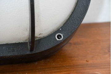 中古　希少な廃番品　ヤマギワ(yamagiwa)　BEGA(ベガ/ドイツ)　楕円ガラスに格子フレームデザインのウォールランプ　(R-084091)