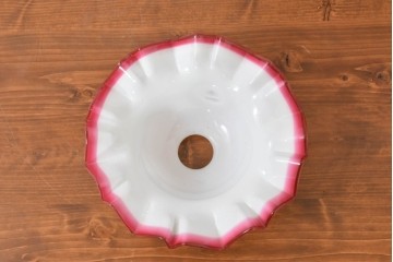 《引っ掛けシーリング式ペンダントライト加工費込み》　和製アンティーク　大正～昭和初期　当時物　赤縁の波打つようなフリル形状がかわいらしいペンダントライト　(R-084093)