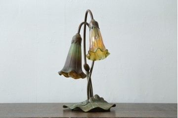 中古　スイス　アンティーク調　花形ガラスシェードのデスクライト　(R-084096)