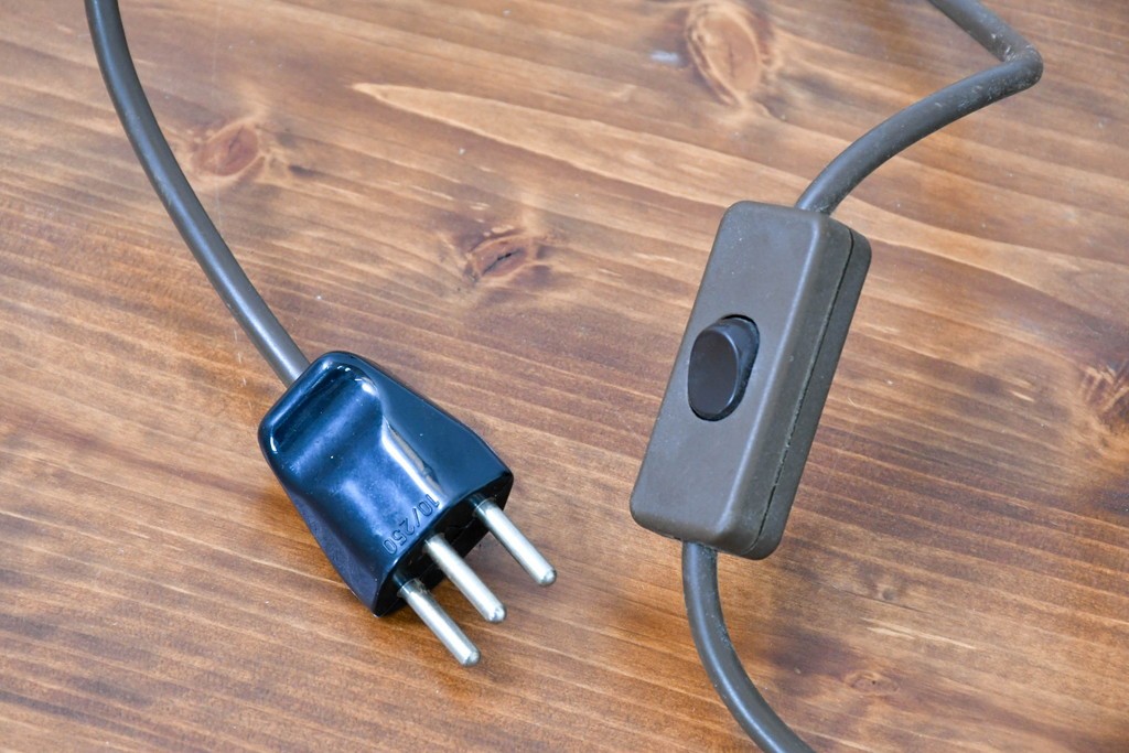 中古　スイス　アンティーク調　花形ガラスシェードのデスクライト　(R-084096)