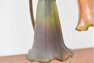 中古　スイス　アンティーク調　花形ガラスシェードのデスクライト　(R-084096)