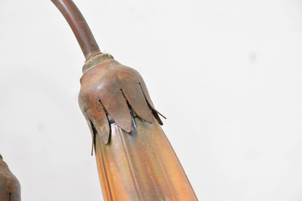 中古　スイス　アンティーク調　花形ガラスシェードのデスクライト　(R-084096)