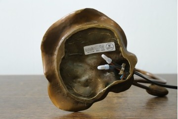 中古　スイス　アンティーク調　葉形ベースと花形ガラスシェードのデスクライト　(R-084097)