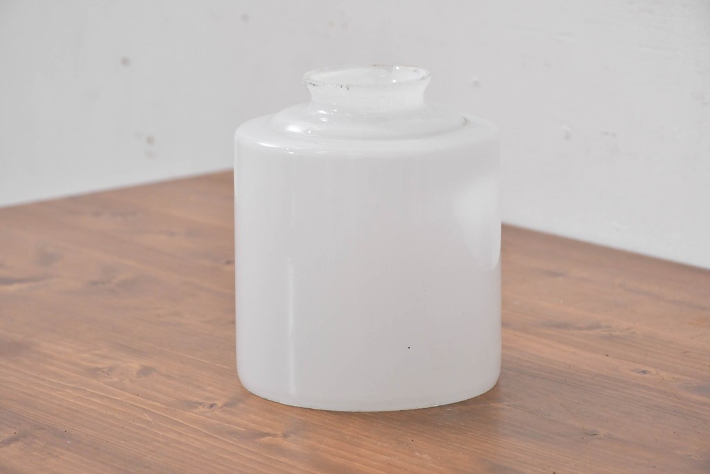 《引っ掛けシーリング式ペンダントライト加工費込み》　和製アンティーク　乳白色のシンプルなペンダントライト　(R-084099)