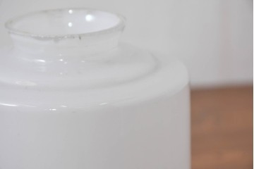 《引っ掛けシーリング式ペンダントライト加工費込み》　和製アンティーク　乳白色のシンプルなペンダントライト　(R-084099)