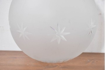 《引っ掛けシーリング式ペンダントライト加工費込み》　和製アンティーク　切子ガラスの星模様が美しい球体型ペンダントライト　(R-084100)