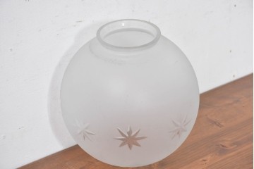 《引っ掛けシーリング式ペンダントライト加工費込み》　和製アンティーク　切子ガラスの星模様が美しい球体型ペンダントライト　(R-084100)