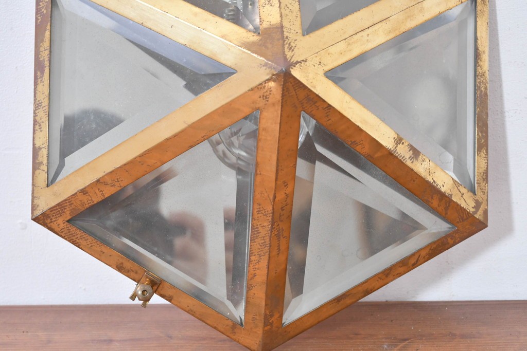 オーストリアアンティーク　希少!!　ヨーゼフ・ホフマン(Josef Hoffmann)　真鍮製　多面体フォルムが美しいミラーバックのシーリングライト　(R-084102)