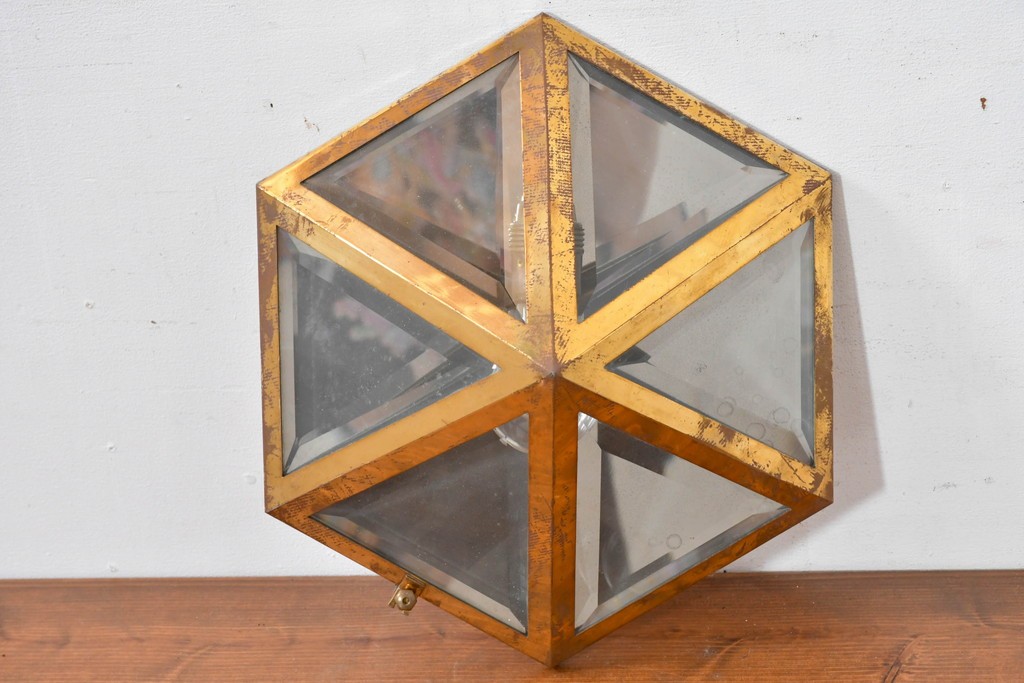 オーストリアアンティーク　希少!!　ヨーゼフ・ホフマン(Josef Hoffmann)　真鍮製　多面体フォルムが美しいミラーバックのシーリングライト　(R-084102)