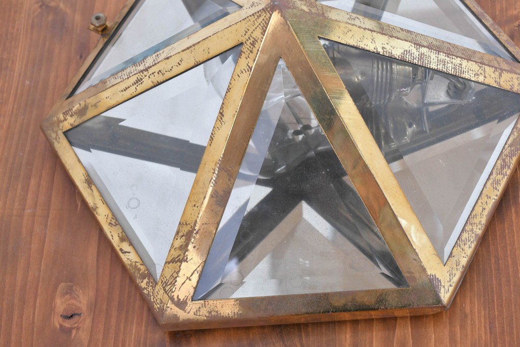 オーストリアアンティーク　希少!!　ヨーゼフ・ホフマン(Josef Hoffmann)　真鍮製　多面体フォルムが美しいミラーバックのシーリングライト　(R-084102)