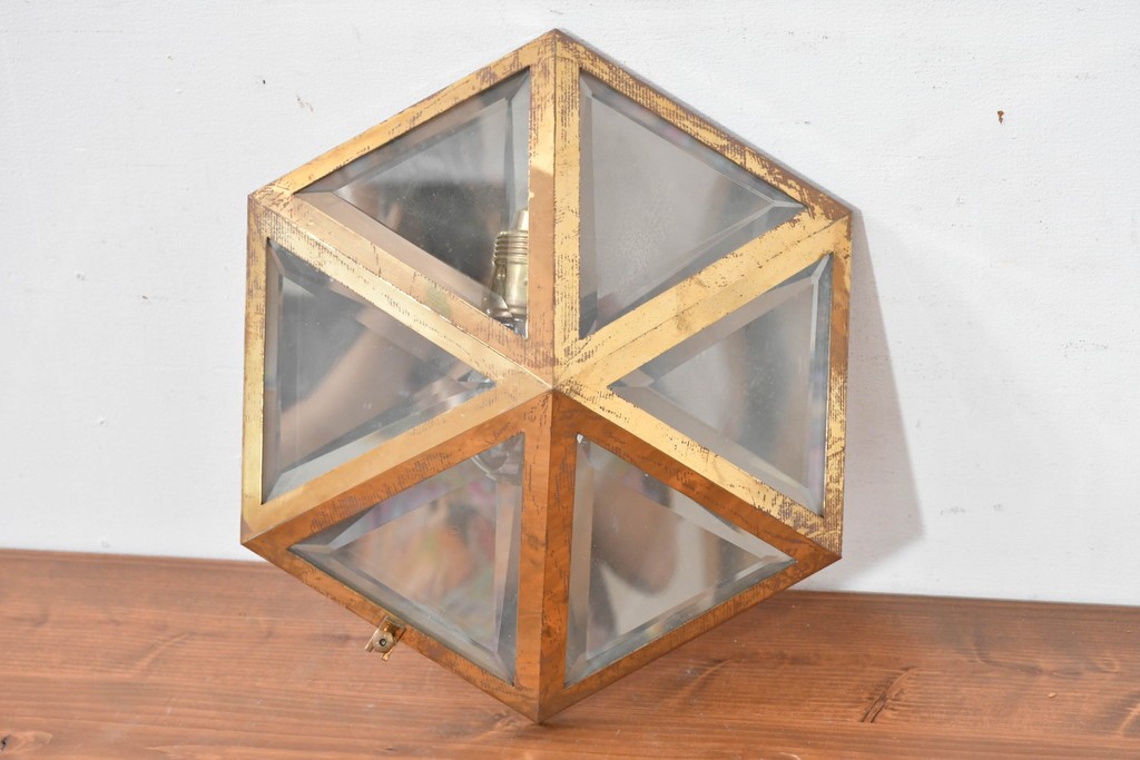 オーストリアアンティーク　希少!!　ヨーゼフ・ホフマン(Josef Hoffmann)　真鍮製　多面体フォルムが美しいミラーバックのシーリングライト　(R-084103)