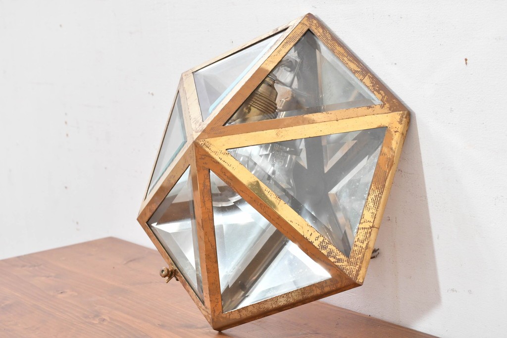 オーストリアアンティーク　希少!!　ヨーゼフ・ホフマン(Josef Hoffmann)　真鍮製　多面体フォルムが美しいミラーバックのシーリングライト　(R-084103)