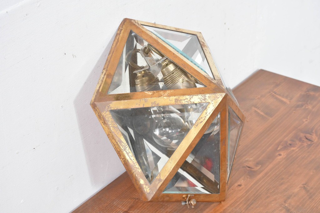 オーストリアアンティーク　希少!!　ヨーゼフ・ホフマン(Josef Hoffmann)　真鍮製　多面体フォルムが美しいミラーバックのシーリングライト　(R-084104)