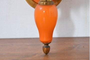 和製ヴィンテージ　鮮やかなオレンジ被せガラスシェードが味わい深いレトロデザインの壁掛け照明　(R-084106)