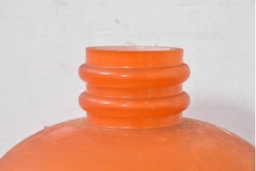 和製ヴィンテージ　鮮やかなオレンジ被せガラスシェードが味わい深いレトロデザインの壁掛け照明　(R-084106)