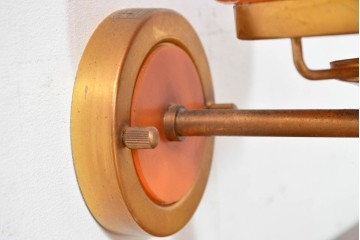 和製ヴィンテージ　レトロな佇まいが印象的なオレンジ被せガラスの壁掛け照明　(R-084107)