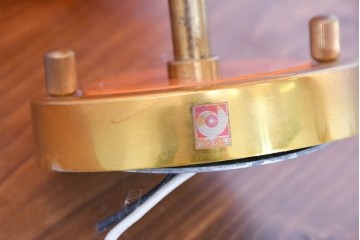 和製ヴィンテージ　被せガラスの温かな趣が漂うレトロデザインの壁掛け照明　(R-084108)