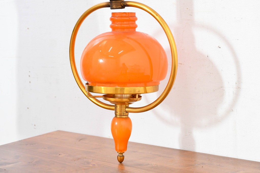 和製ヴィンテージ　オレンジ色の被せガラス×異国情緒漂うデザインのペンダントライト　(R-084111)