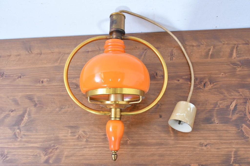 和製ヴィンテージ　オレンジ色の被せガラス×異国情緒漂うデザインのペンダントライト　(R-084112)