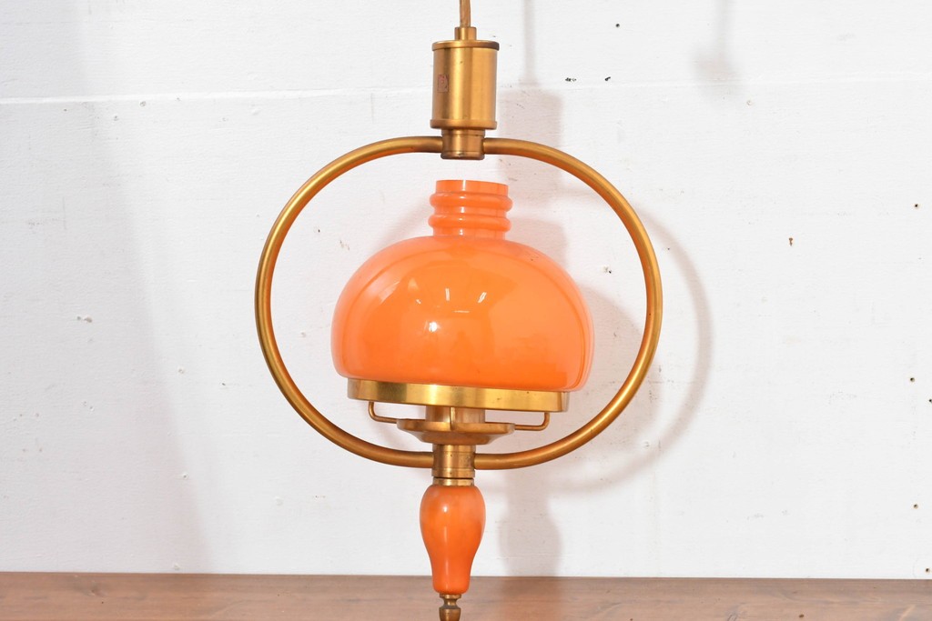 和製ヴィンテージ　オレンジ色の被せガラス×異国情緒漂うデザインのペンダントライト　(R-084112)