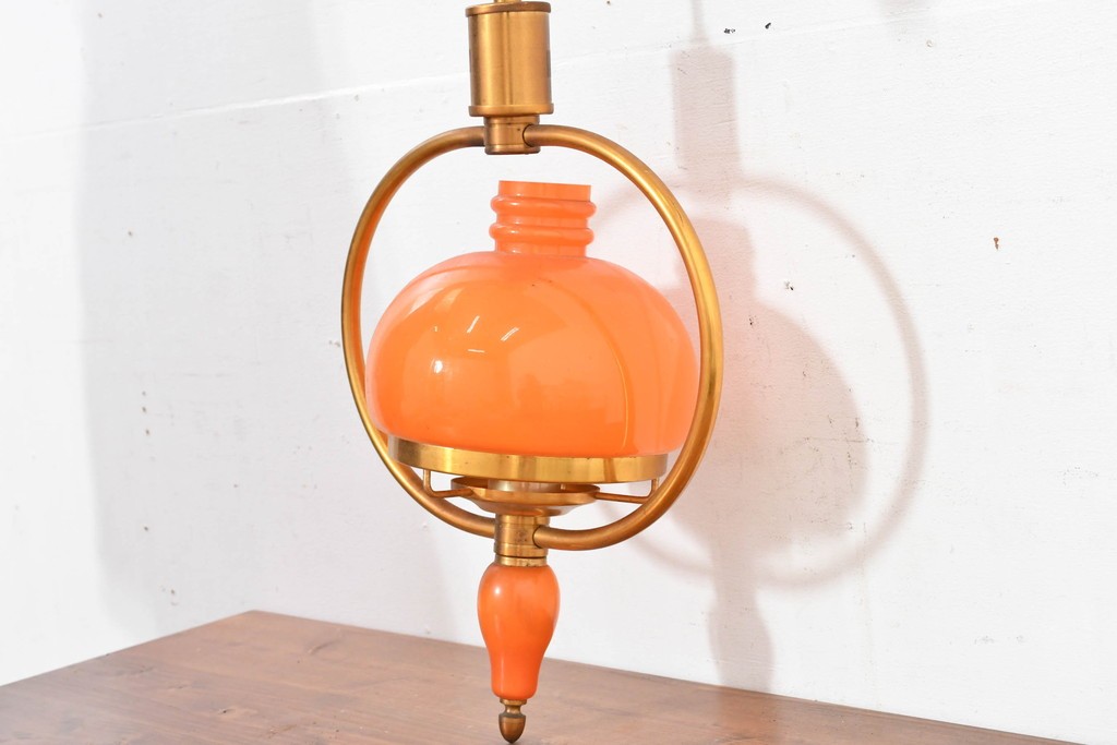 和製ヴィンテージ　オレンジ色の被せガラス×異国情緒漂うデザインのペンダントライト　(R-084112)