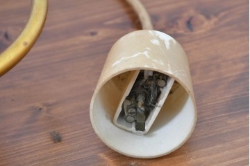 和製ヴィンテージ　オレンジ色の被せガラス×異国情緒漂うデザインのペンダントライト　(R-084112)