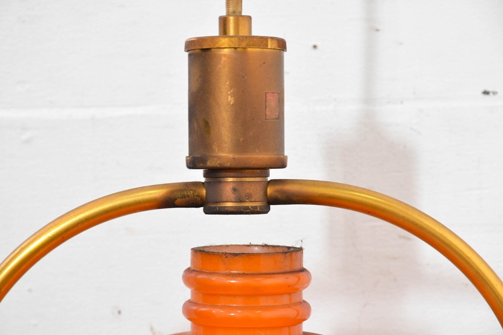 和製ヴィンテージ　オレンジ色の被せガラス×異国情緒漂うデザインのペンダントライト　(R-084113)