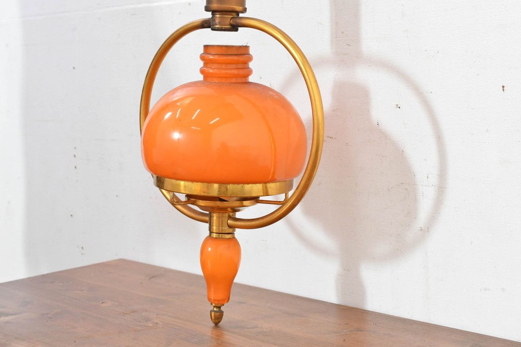 和製ヴィンテージ　オレンジ色の被せガラス×異国情緒漂うデザインのペンダントライト　(R-084113)