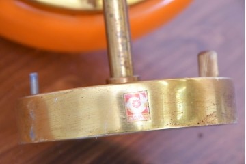 和製ヴィンテージ　被せガラスの温かな趣が漂うレトロデザインの壁掛け照明　(R-084114)