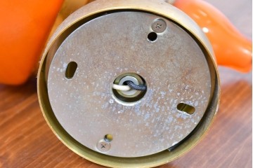 和製ヴィンテージ　被せガラスの温かな趣が漂うレトロデザインの壁掛け照明　(R-084115)