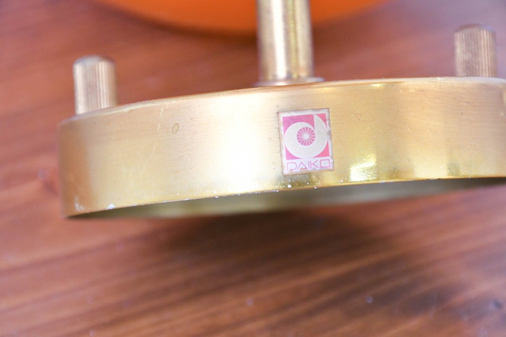 和製ヴィンテージ　被せガラスの温かな趣が漂うレトロデザインの壁掛け照明　(R-084115)