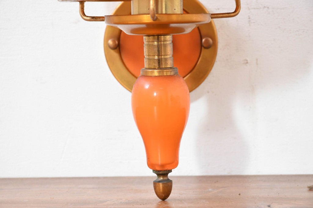 和製ヴィンテージ　被せガラスの温かな趣が漂うレトロデザインの壁掛け照明　(R-084115)