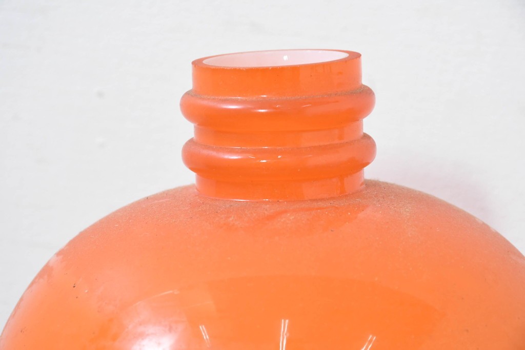 和製ヴィンテージ　被せガラスの温かな趣が漂うレトロデザインの壁掛け2灯照明　(R-084116)