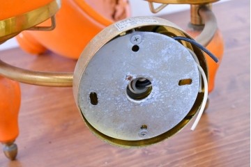 和製ヴィンテージ　被せガラスの温かな趣が漂うレトロデザインの壁掛け2灯照明　(R-084117)