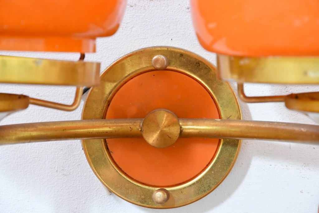 和製ヴィンテージ　被せガラスの温かな趣が漂うレトロデザインの壁掛け2灯照明　(R-084117)