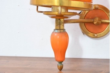 和製ヴィンテージ　被せガラスの温かな趣が漂うレトロデザインの壁掛け2灯照明　(R-084117)