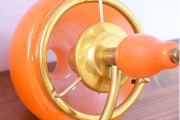 和製ヴィンテージ　被せガラスの温かな趣が漂うレトロデザインの壁掛け2灯照明　(R-084117)