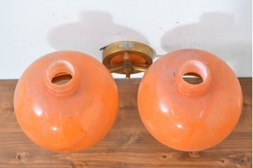 和製ヴィンテージ　被せガラスの温かな趣が漂うレトロデザインの壁掛け2灯照明　(R-084117)