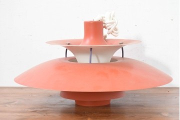 デンマークヴィンテージ　Louis Poulsen(ルイスポールセン)　計算された柔らかな灯りと美しいデザインを楽しめる傑作PH5(ピーエイチ・ファイブ)ペンダントライト　(R-084119)