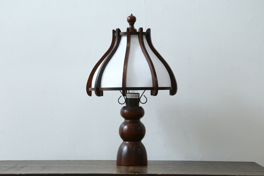 和製ヴィンテージ　北海道民芸家具　木枠の曲線と挽物脚が印象的な卓上照明　(R-084123)