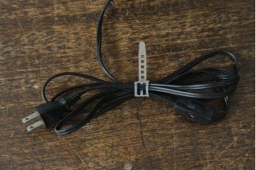 和製ヴィンテージ　北海道民芸家具　木枠の曲線と挽物脚が印象的な卓上照明　(R-084123)