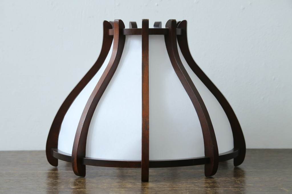 和製ヴィンテージ　北海道民芸家具　木枠の曲線と挽物脚が印象的な卓上照明　(R-084123)